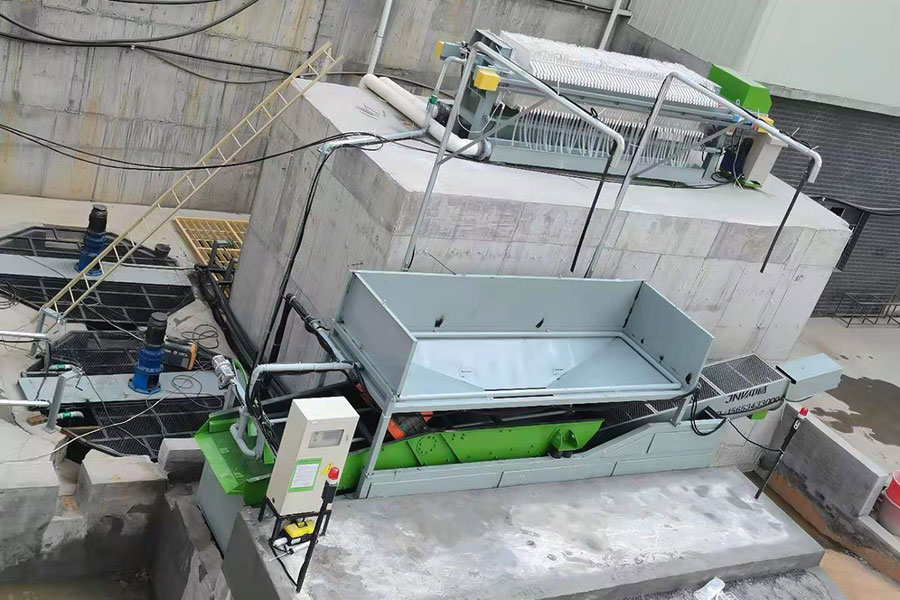 壓濾機(jī)使用現(xiàn)場(chǎng)