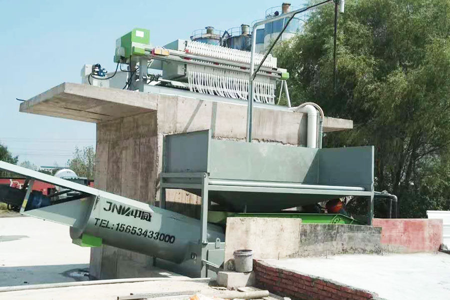 壓濾機(jī)使用現(xiàn)場(chǎng)