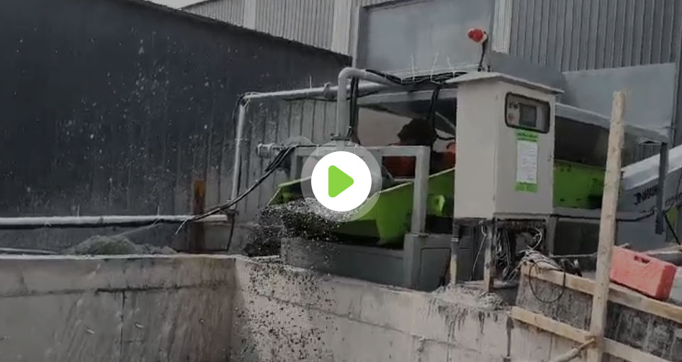 振動(dòng)型砂石分離機(jī)使用現(xiàn)場(chǎng)